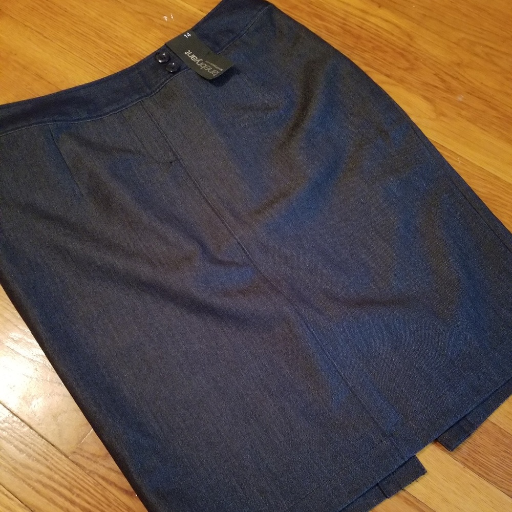NWT PRICE DROP !! LB Dark Denim Look Pencil Skirt